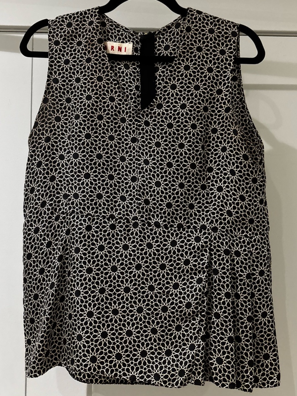 Marni Black and White geometric-Print Sleeveless Camisole, size 42